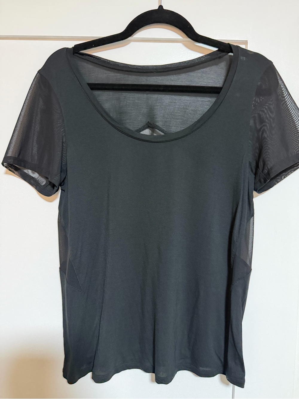ALO Yoga Black Short Sleeve Scoop Neck Top with mesh detail